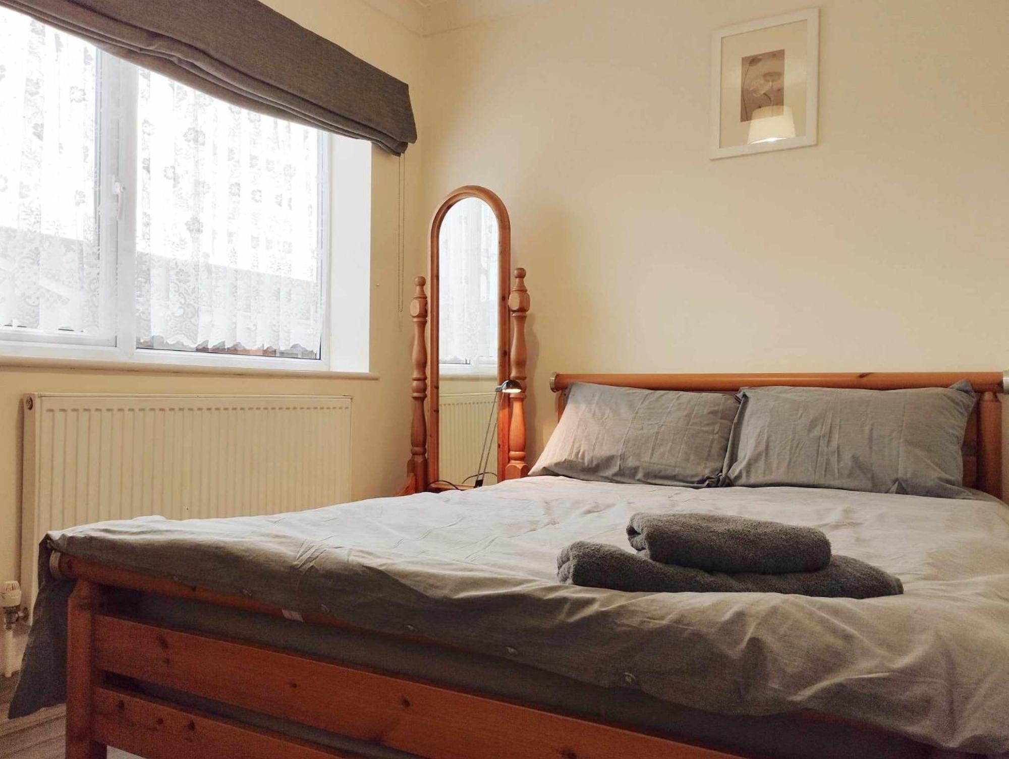 3br House In Convenient Location-ample Parking * Gosport