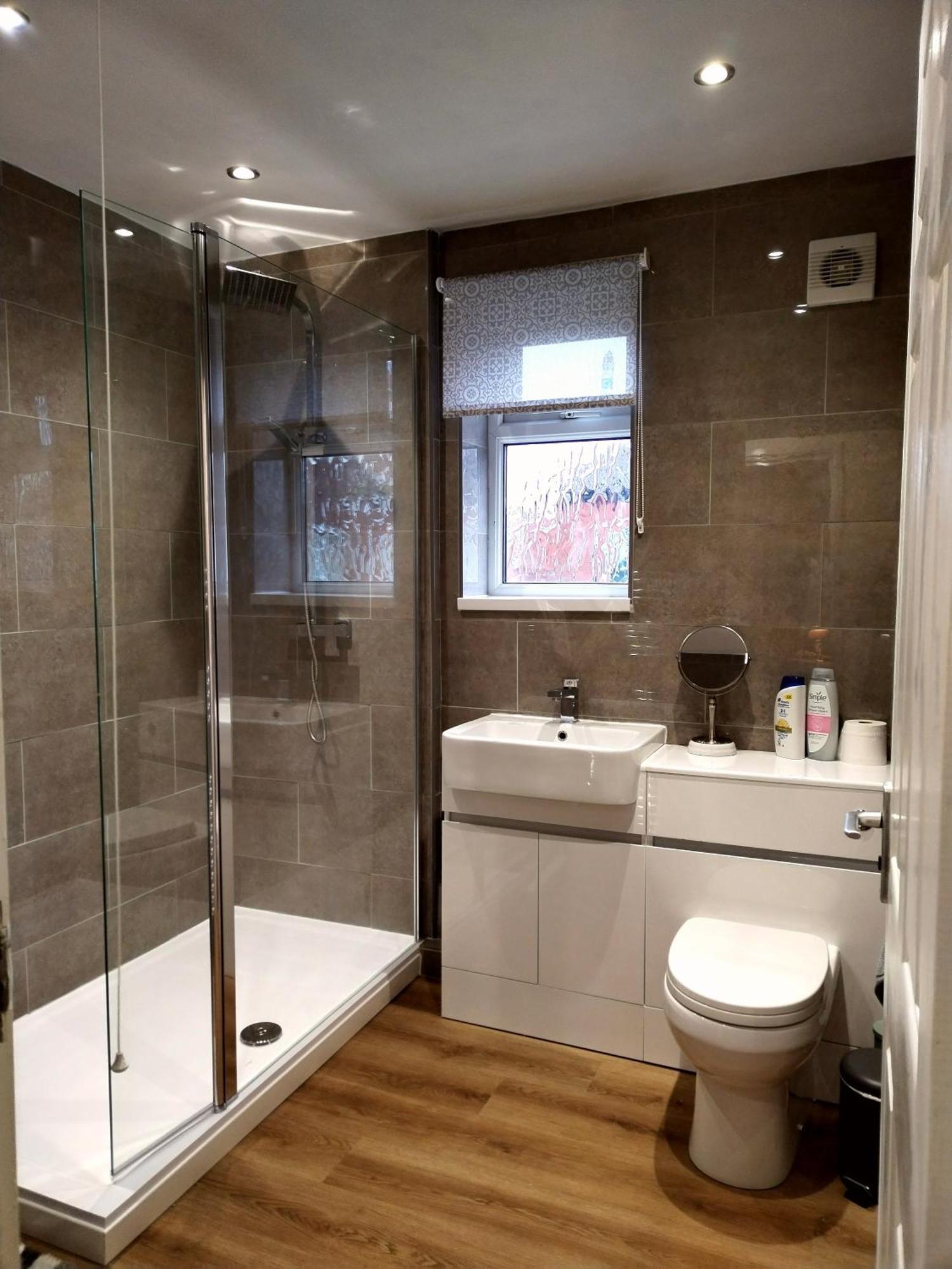Holiday home 3br House In Convenient Location-ample Parking